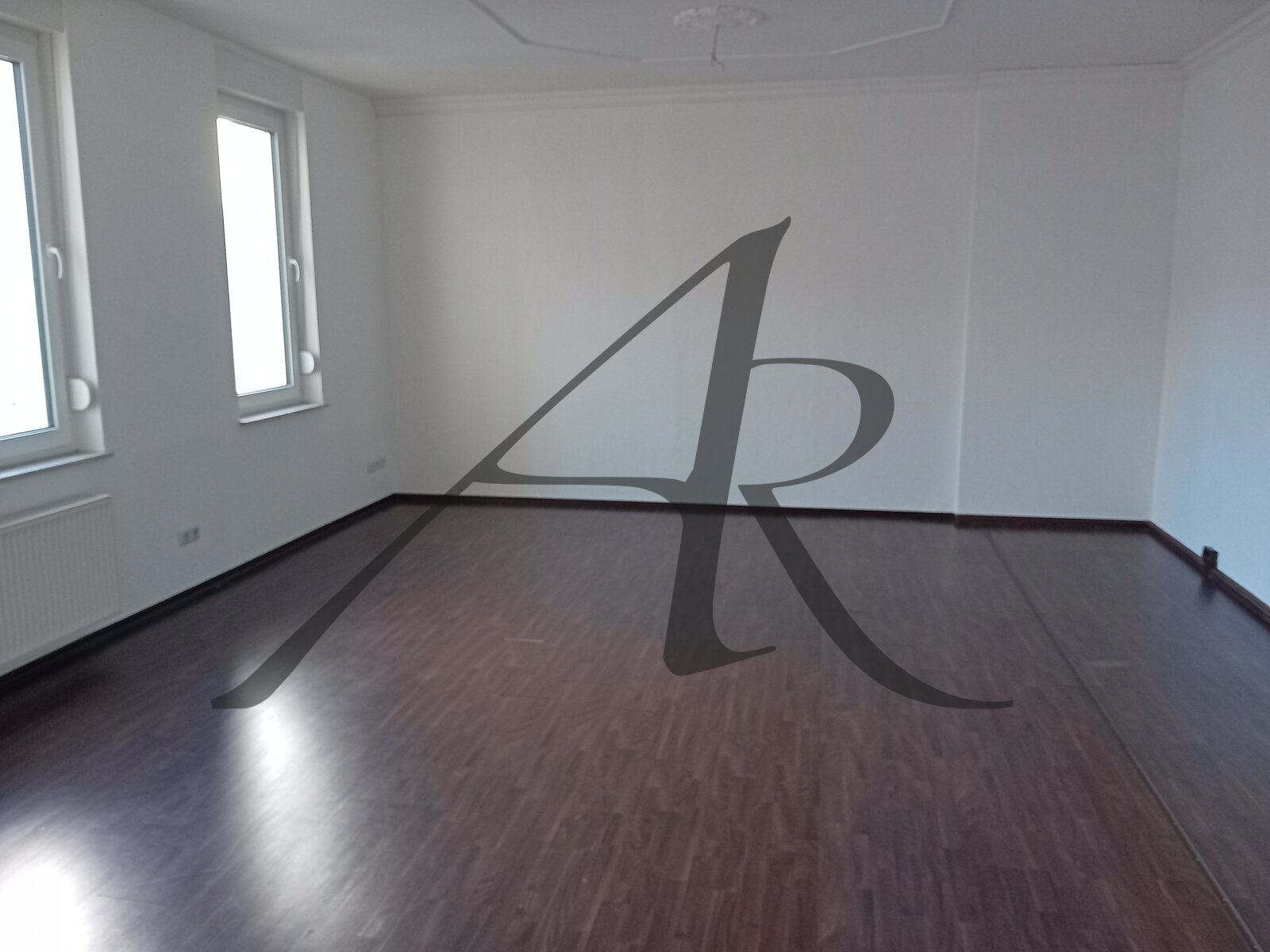 6-Zimmer-Wohnung im Stadtzentrum, mit Balkon und Einbauküche - Verkleinerung auch möglich