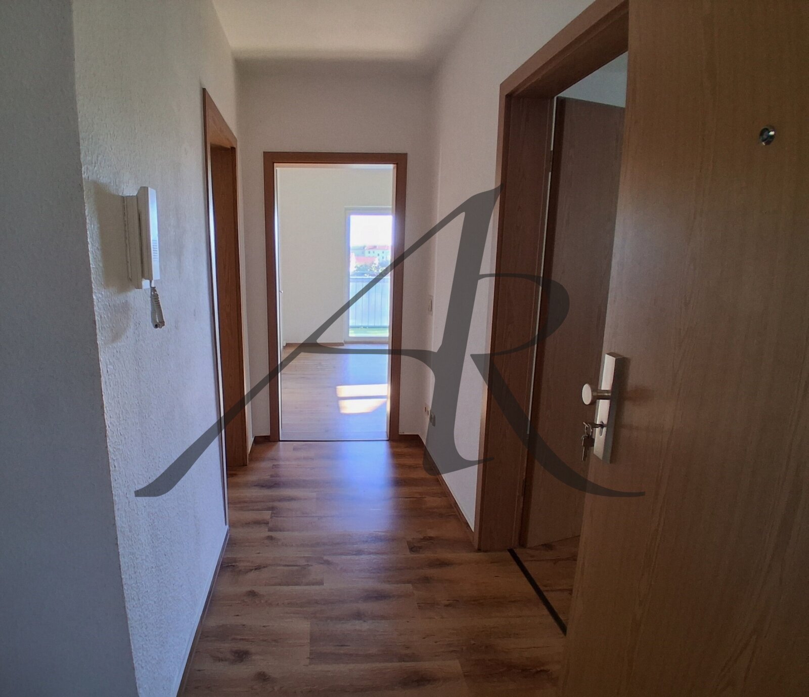 Wunderschöne 2-Zimmer-Wohnung Innenstadt mit Balkon und Einbauküche