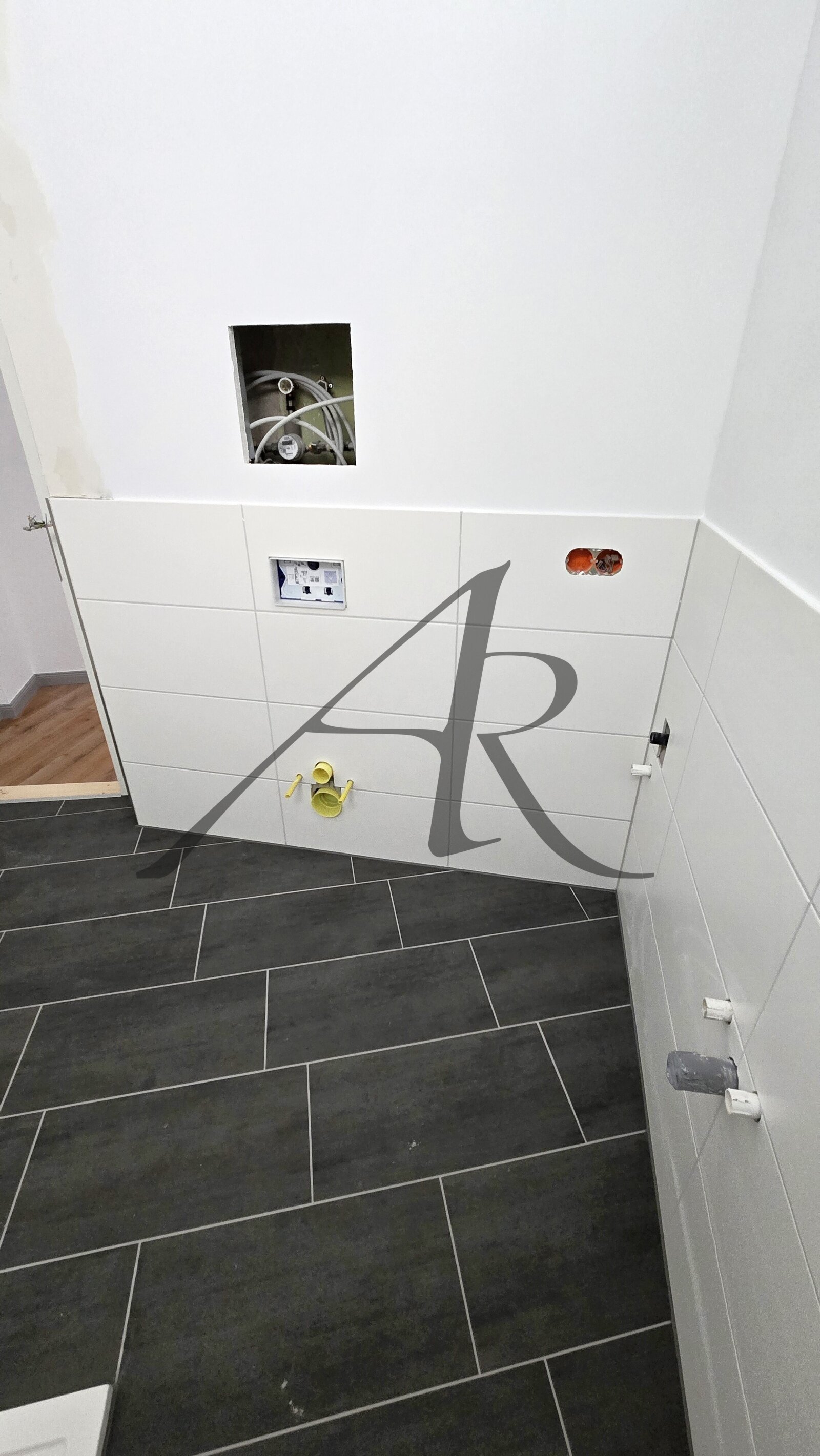 4-Zimmer - Erstbezug nach Sanierung am Westwall mit Balkon