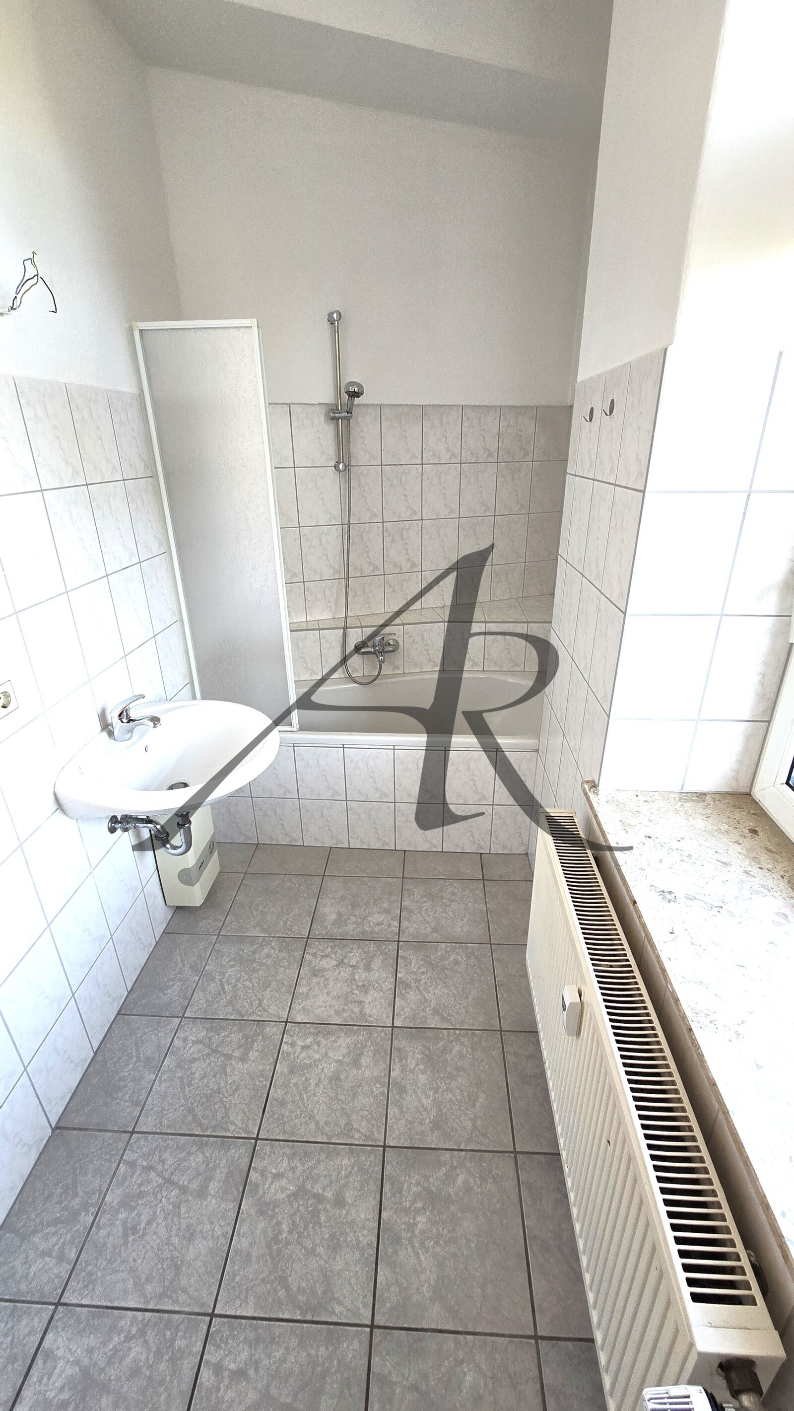 tolle 3-Zimmer-Erdgeschosswohnung am Westwall mit Balkon