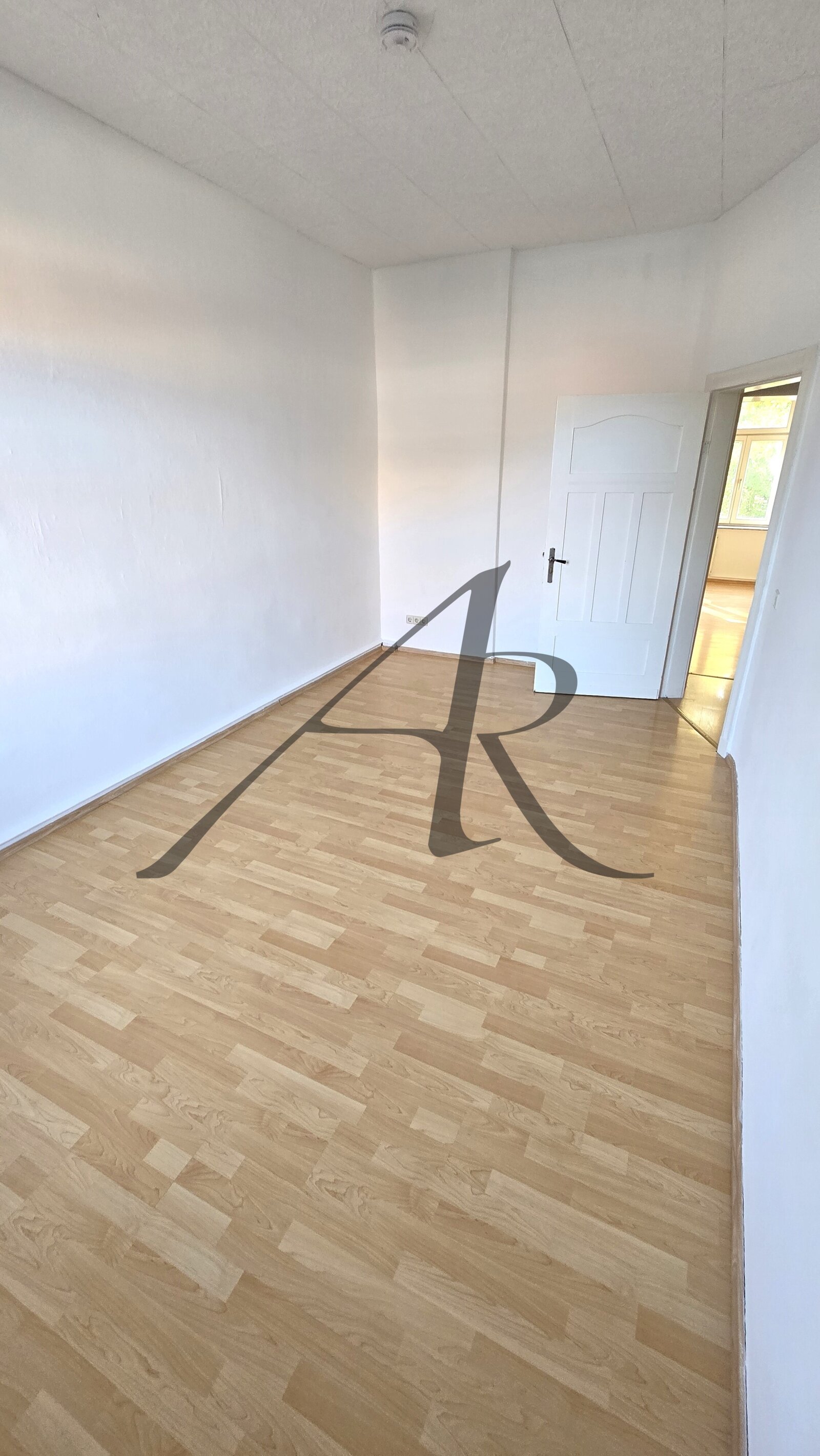 tolle 3-Zimmer-Erdgeschosswohnung am Westwall mit Balkon