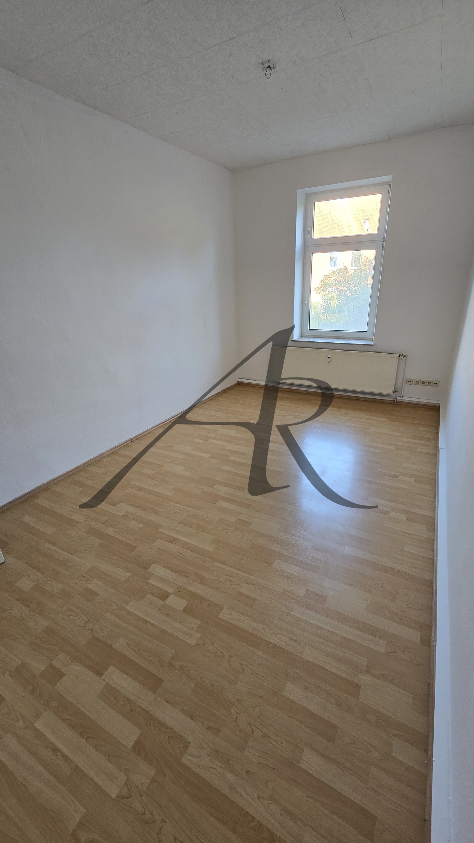 tolle 3-Zimmer-Erdgeschosswohnung am Westwall mit Balkon