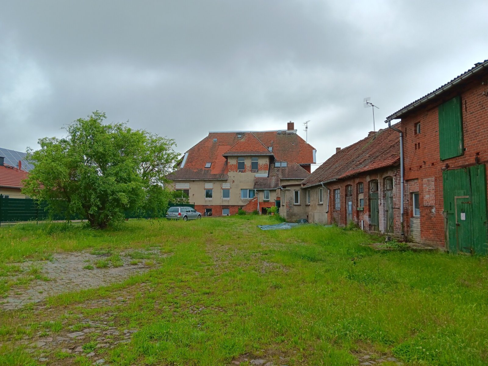 Preisänderung! Sanierungsbedüftiges Objekt, auch für Co-Working-Space, am Elbe-Radweg, Pferdeställe