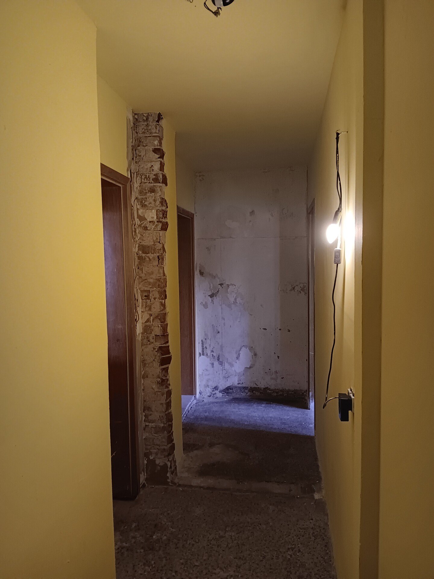 Preisänderung! Sanierungsbedüftiges Objekt, auch für Co-Working-Space, am Elbe-Radweg, Pferdeställe