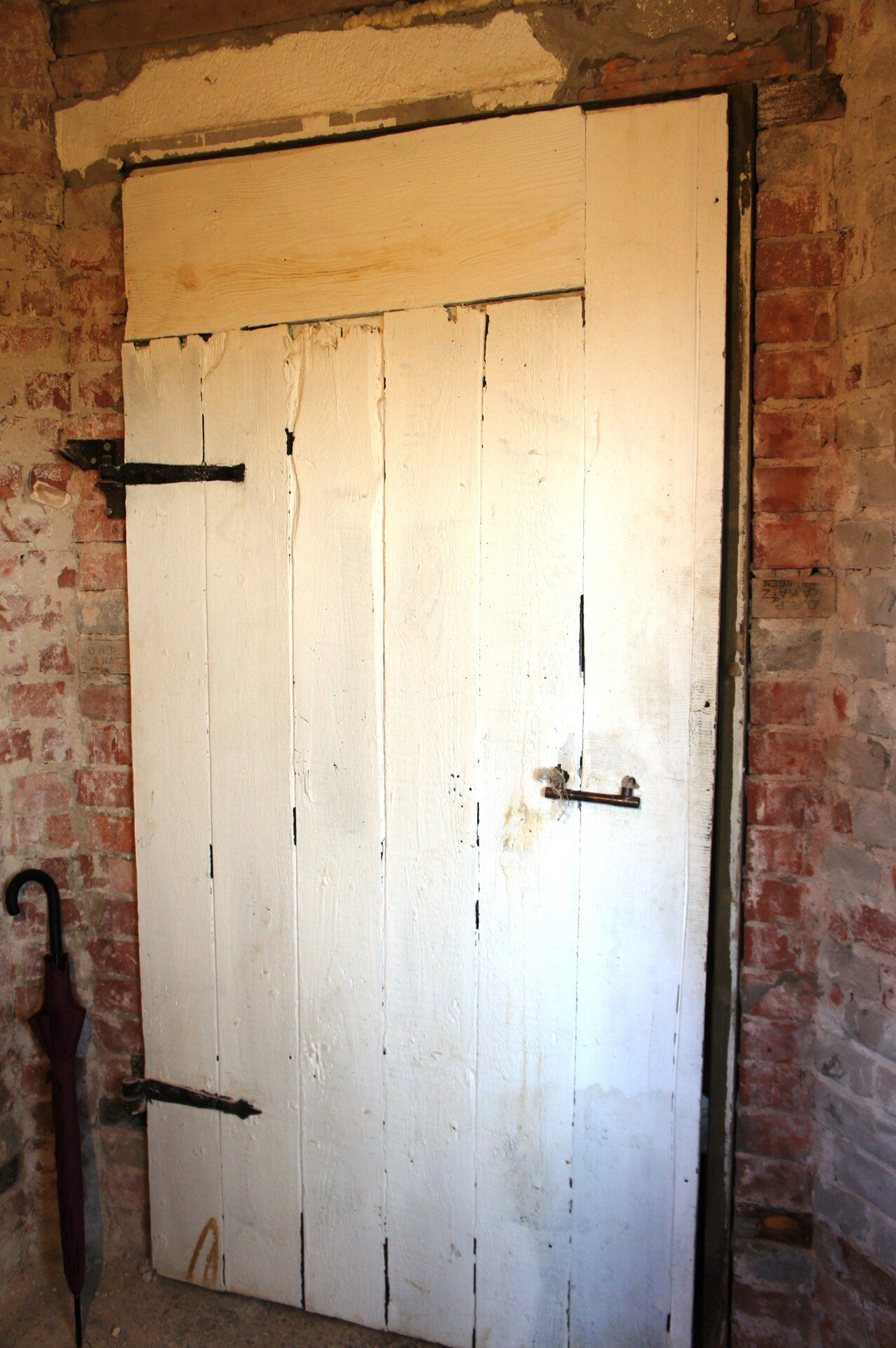 Preisänderung! Sanierungsbedüftiges Objekt, auch für Co-Working-Space, am Elbe-Radweg, Pferdeställe