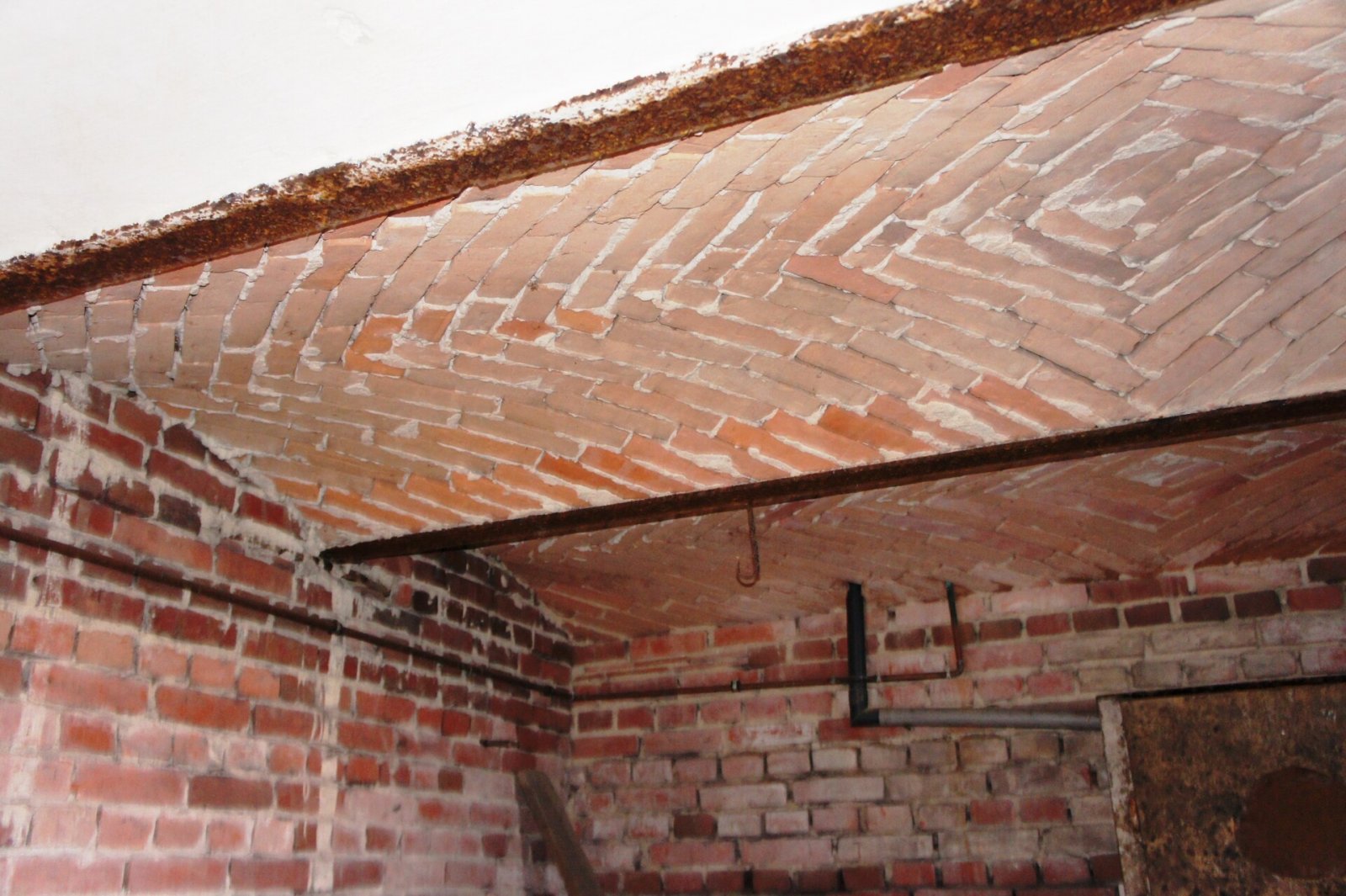 Preisänderung! Sanierungsbedüftiges Objekt, auch für Co-Working-Space, am Elbe-Radweg, Pferdeställe