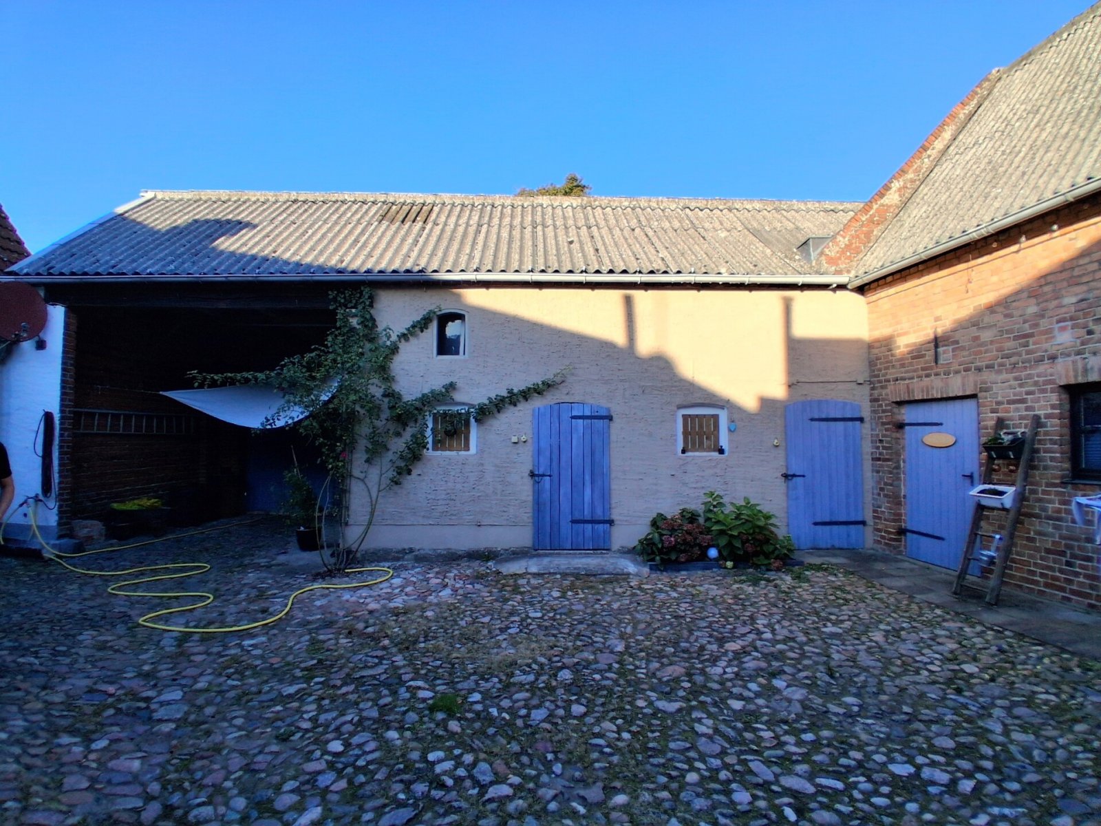 Back to the roots - Superschöner moderner 4-Seiten-Hof im Kleinformat - Nähe Künstlerstadt Kalbe