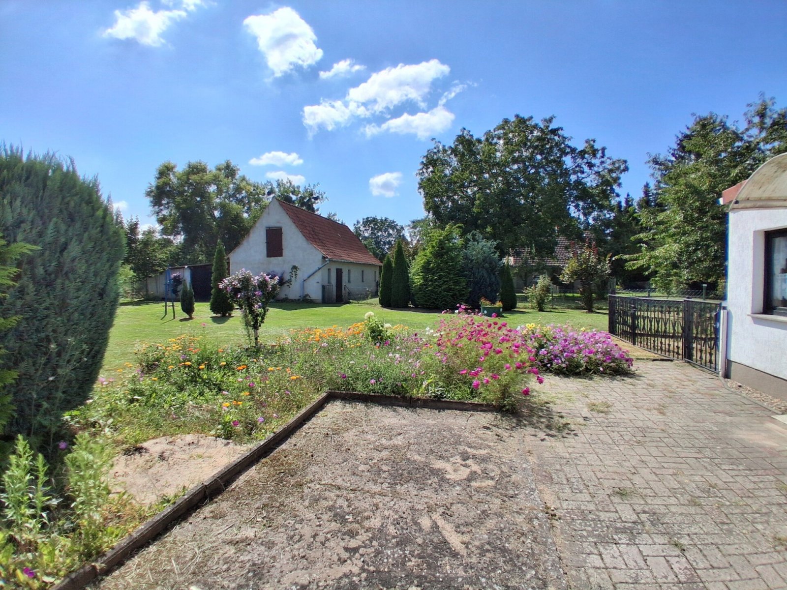 Werben an der Elbe, Sportbootanleger vorhanden, Einfamilienhaus mit Bauland - Landkreis Stendal