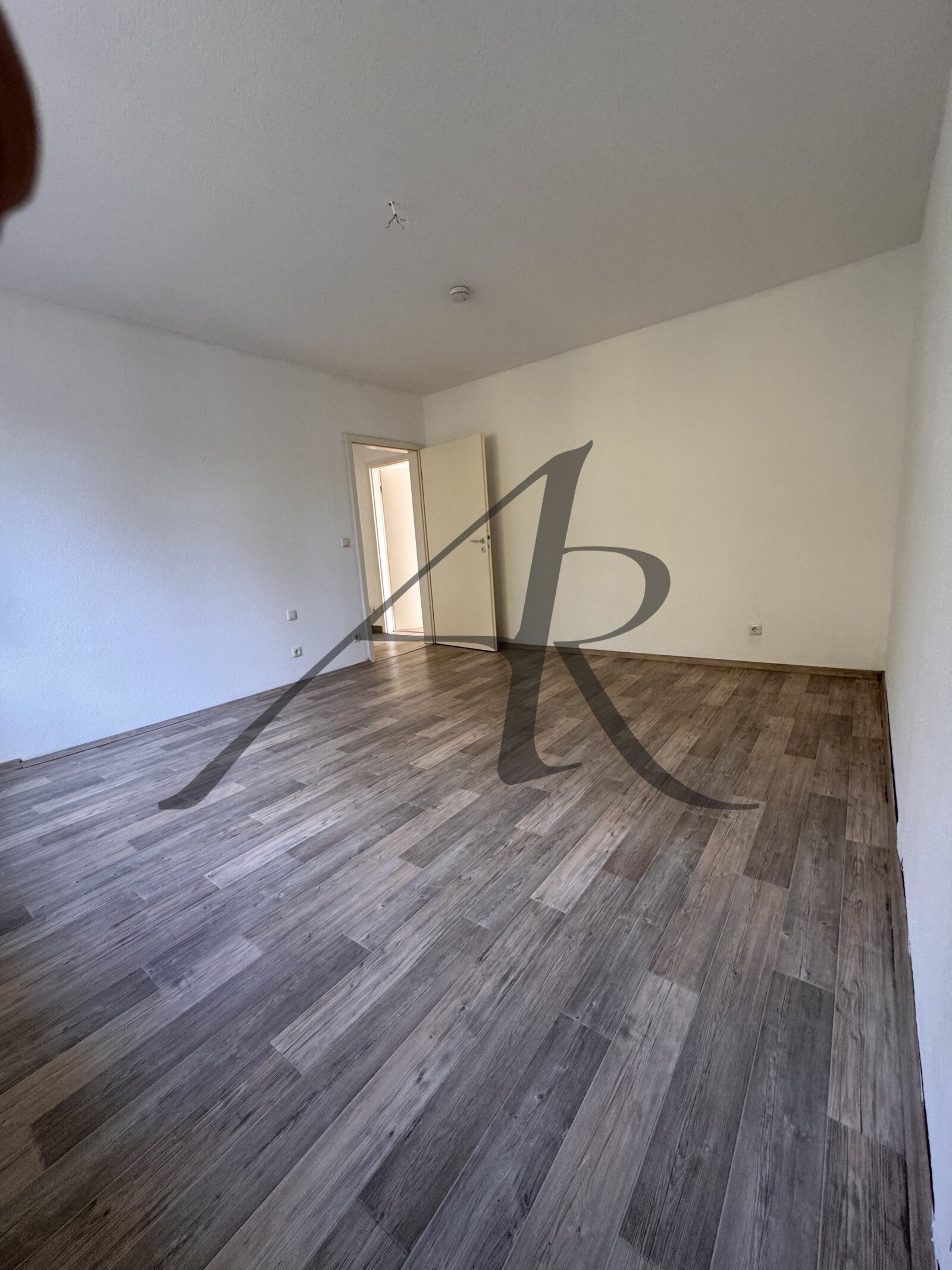 schicke 3-Zimmer-Wohnung im Villenviertel mit Balkon