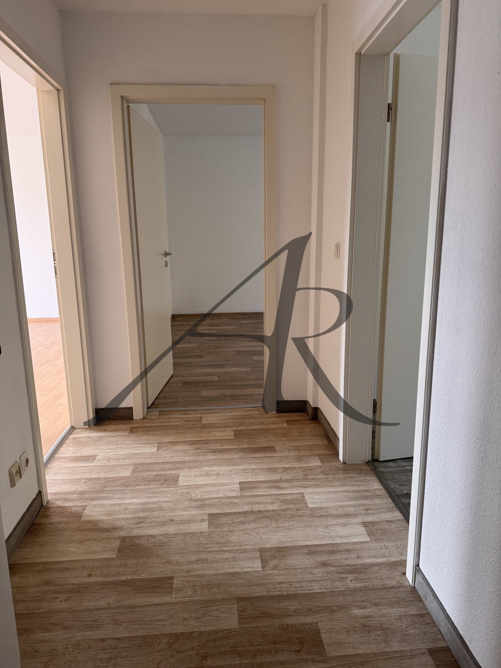 schicke 3-Zimmer-Wohnung im Villenviertel mit Balkon