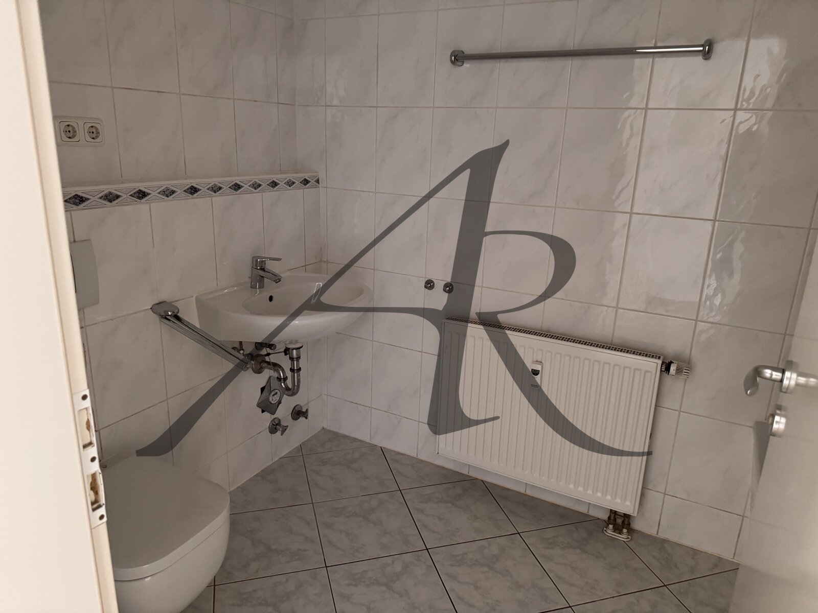 schicke 3-Zimmer-Wohnung im Villenviertel mit Balkon