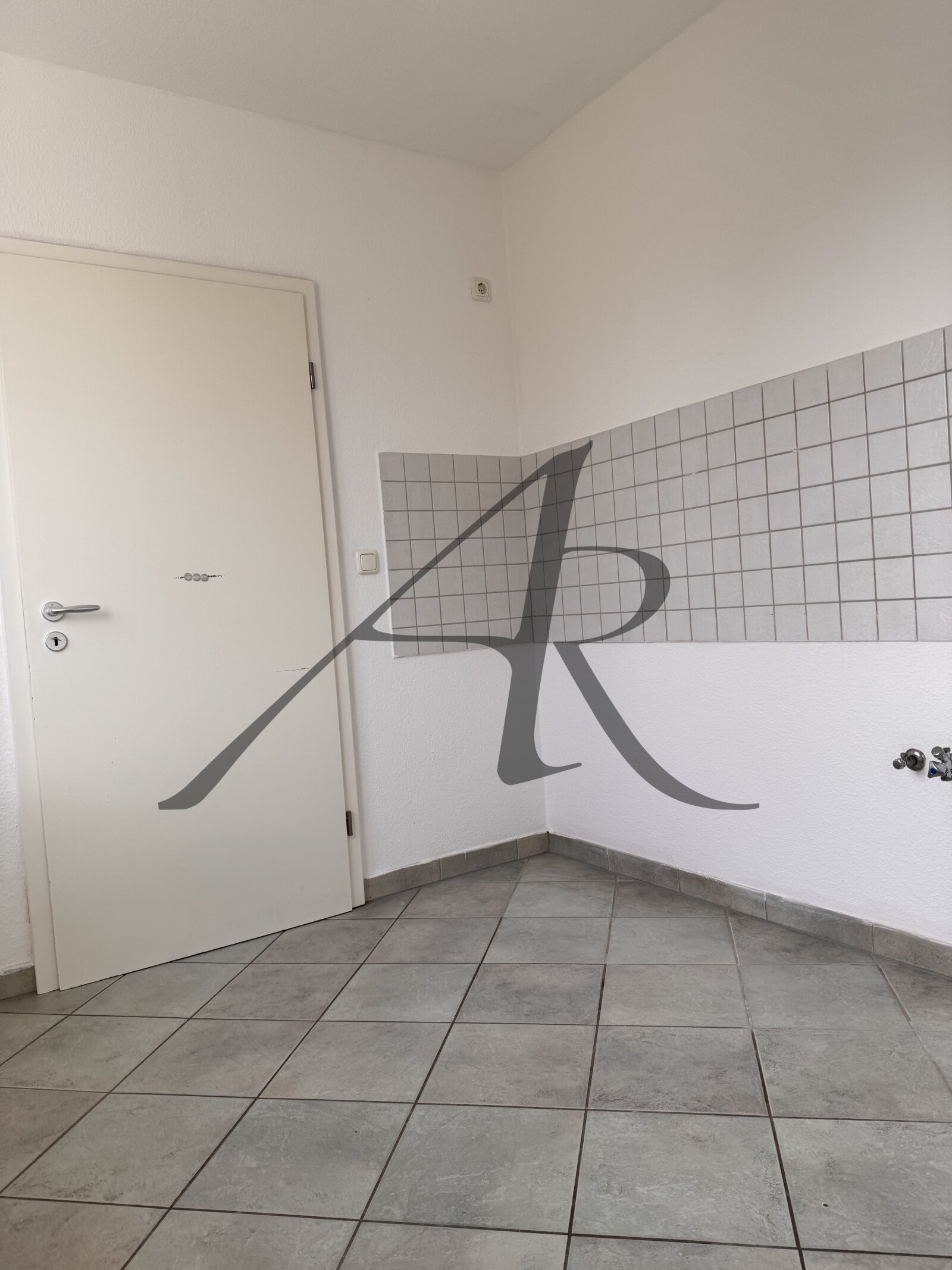 schicke 3-Zimmer-Wohnung im Villenviertel mit Balkon