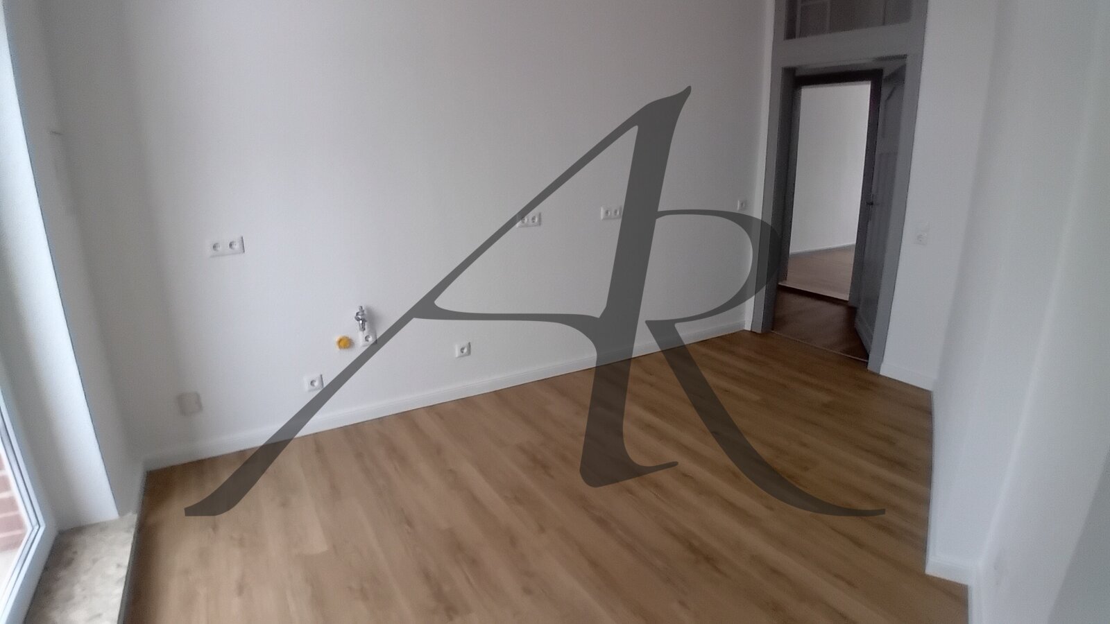 Erstbezug - schicke 4-Zimmer-Wohnung am Westwall, EBK möglich