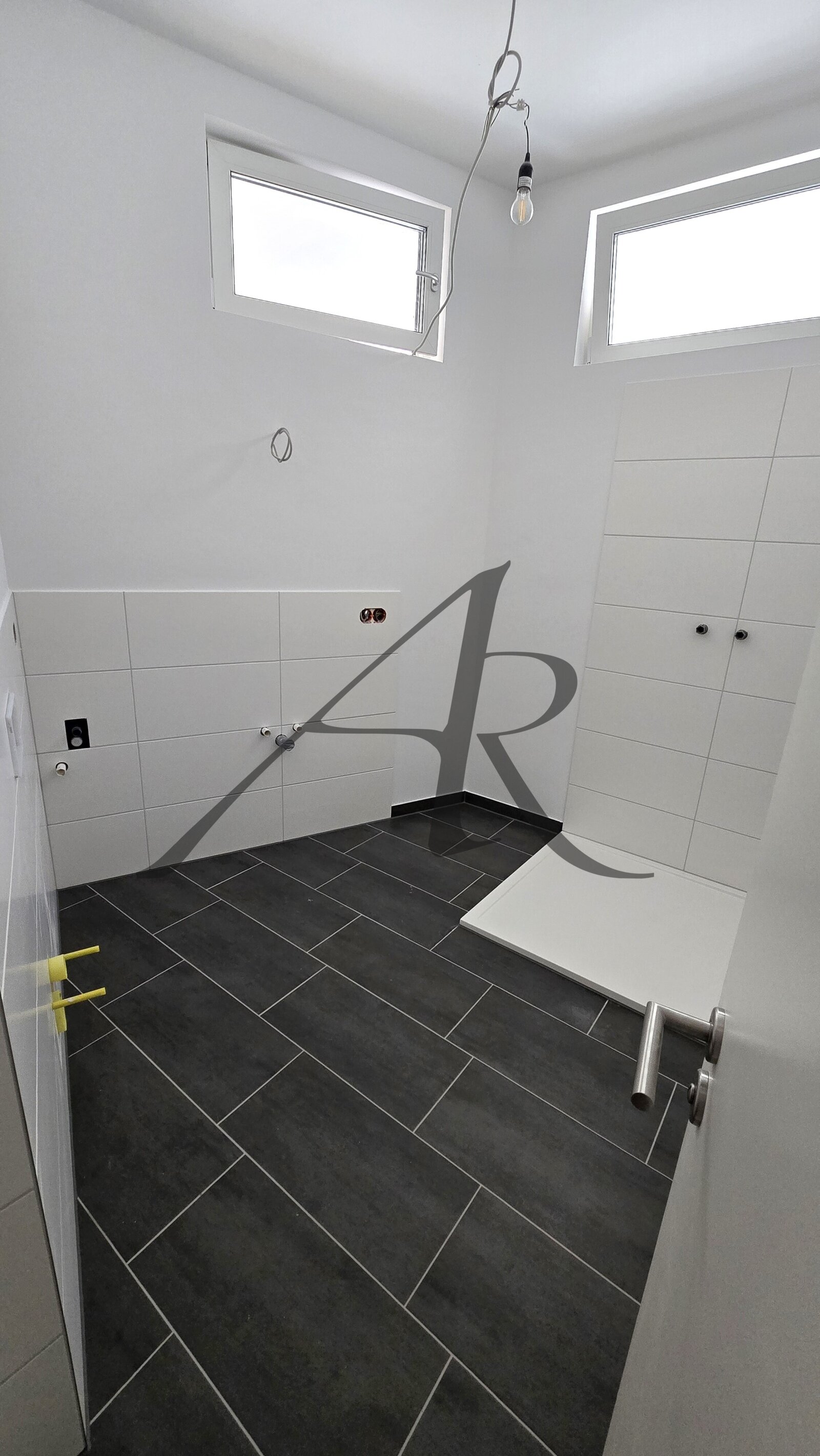 Erstbezug - schicke 4-Zimmer-Wohnung am Westwall, EBK möglich