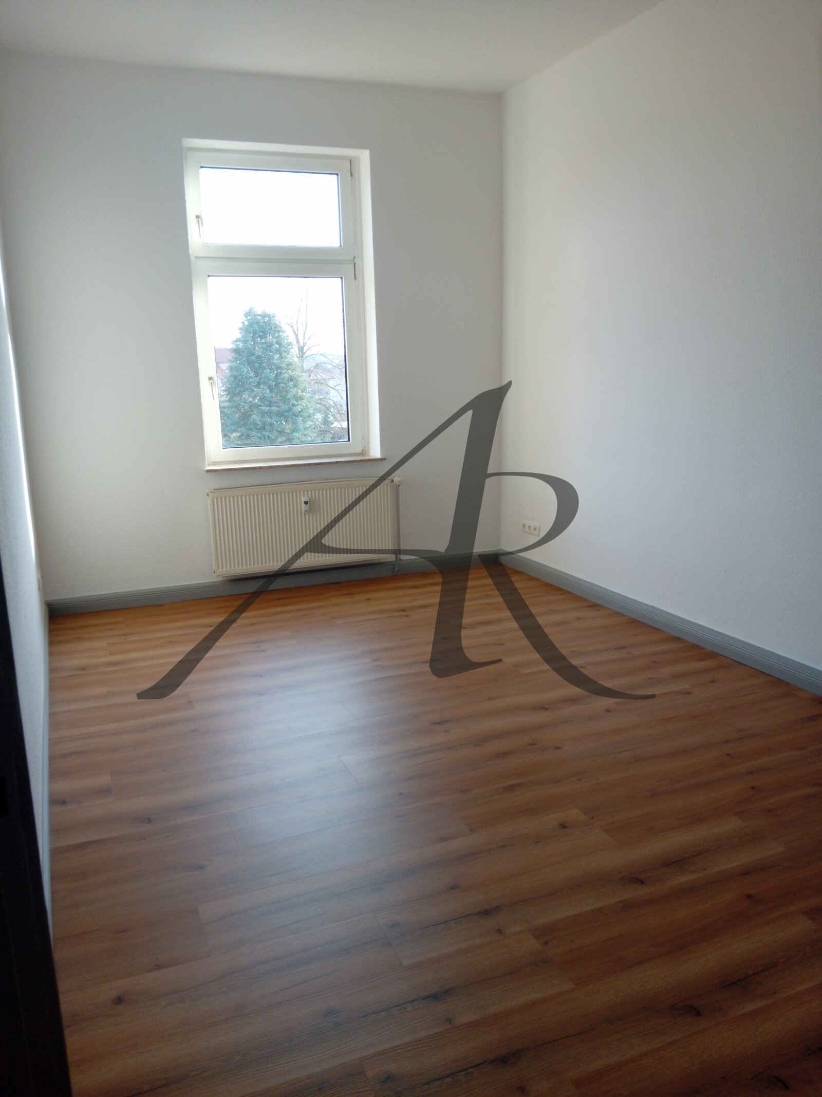 Erstbezug - schicke 4-Zimmer-Wohnung am Westwall, EBK möglich