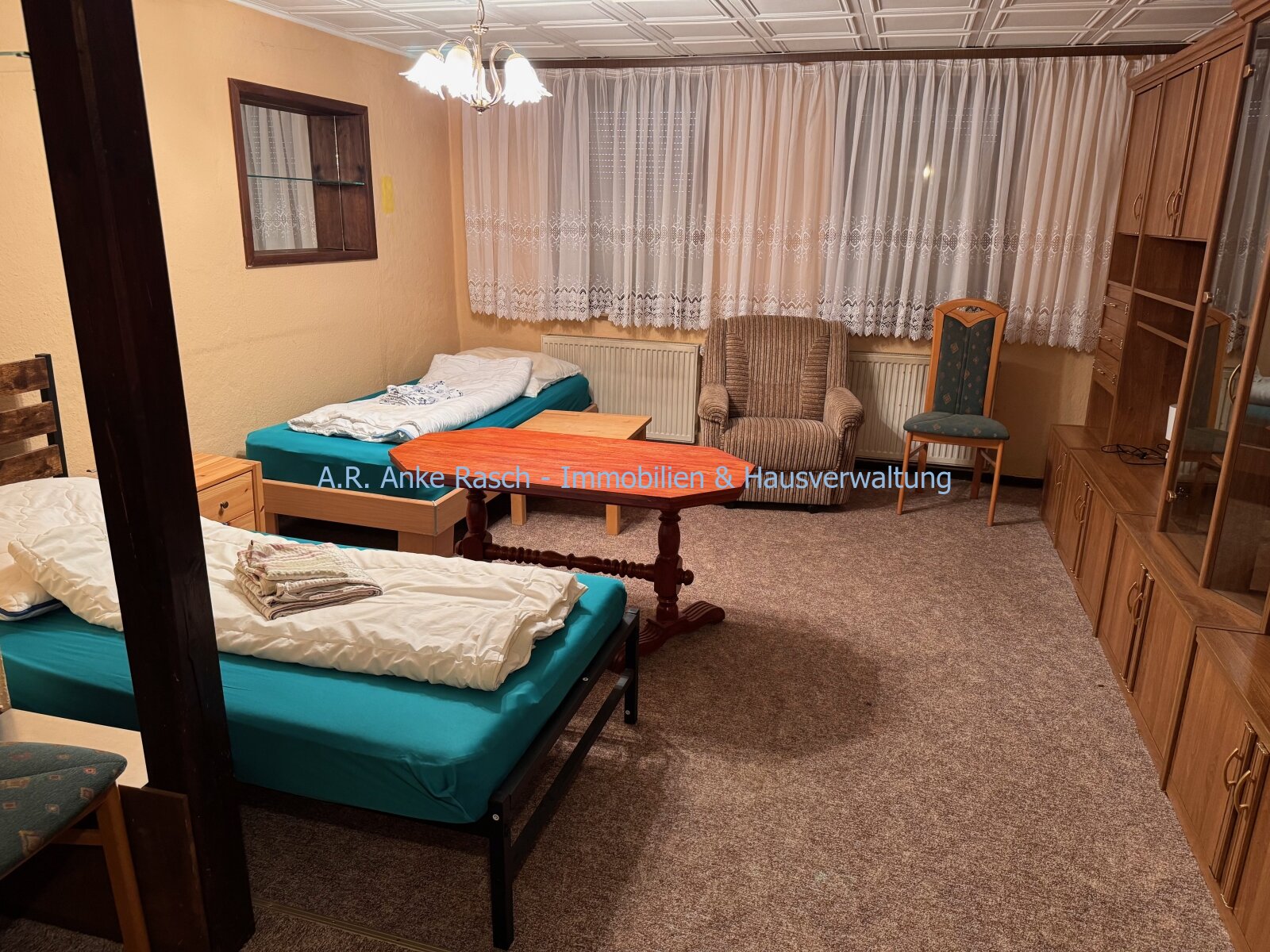 Monteurwohnung Monteurzimmer Gästewohnung Ferienwohnung in der idyllischen Hafenstadt Tangermünde, Auffahrt vorhanden 