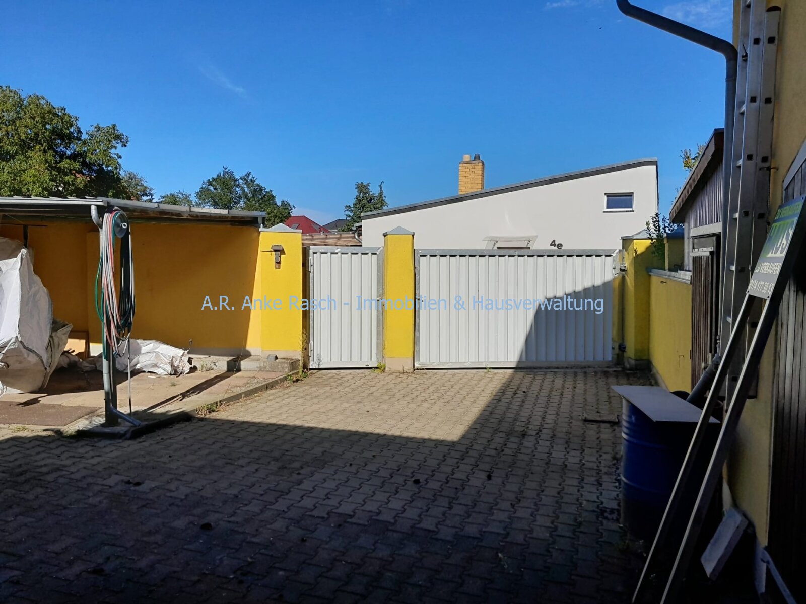 Monteurwohnung Monteurzimmer Gästewohnung Ferienwohnung in der idyllischen Hafenstadt Tangermünde, Auffahrt vorhanden 