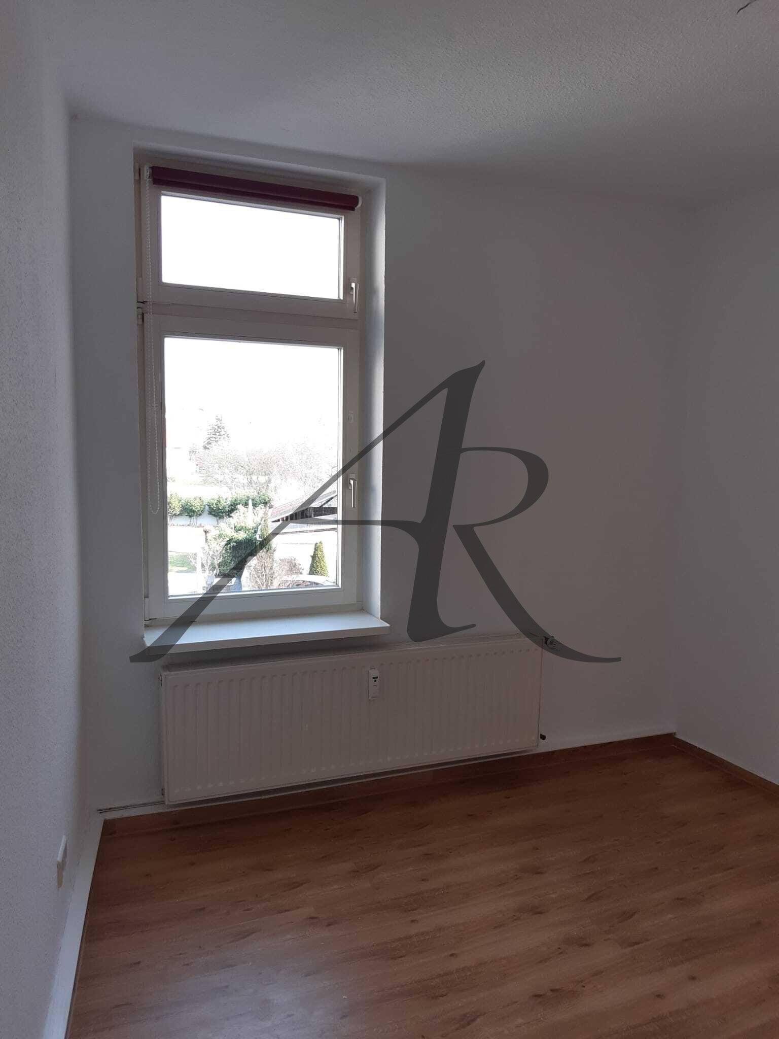 schicke 2-Zimmer-Wohnung mit Einbauküche und Stellplatz