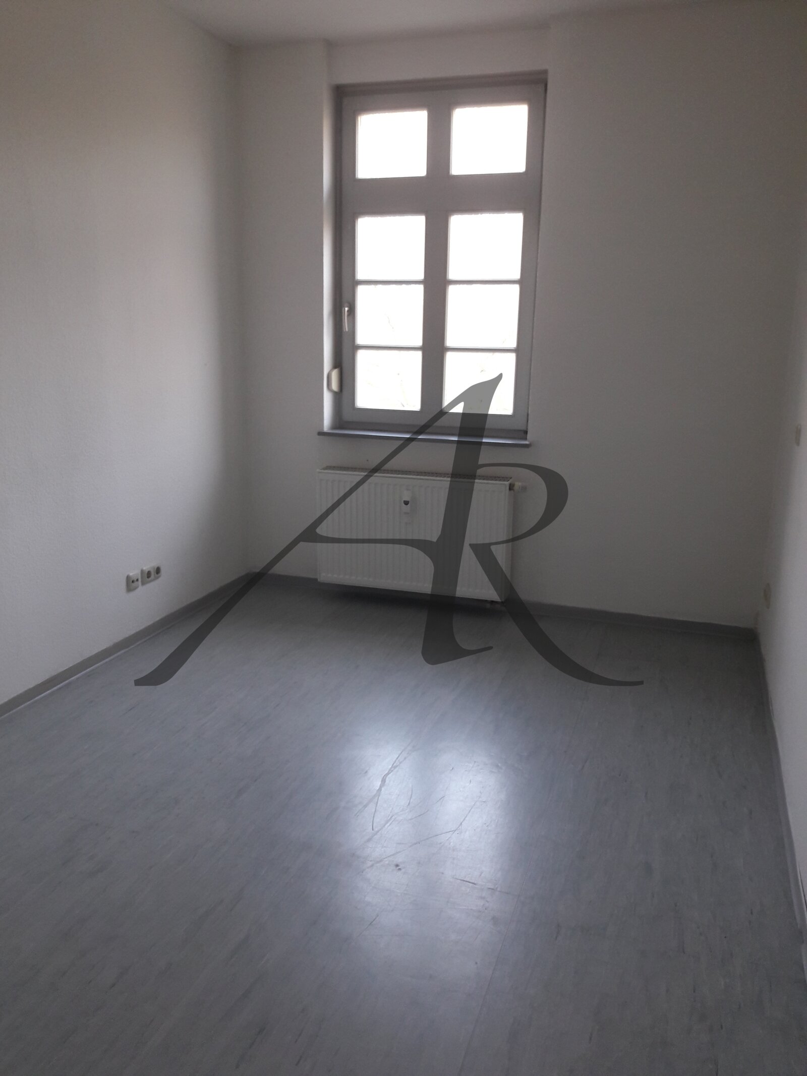 tolle kleine 2-Zimmer-Wohnung mit Einbauküche zentrumnah