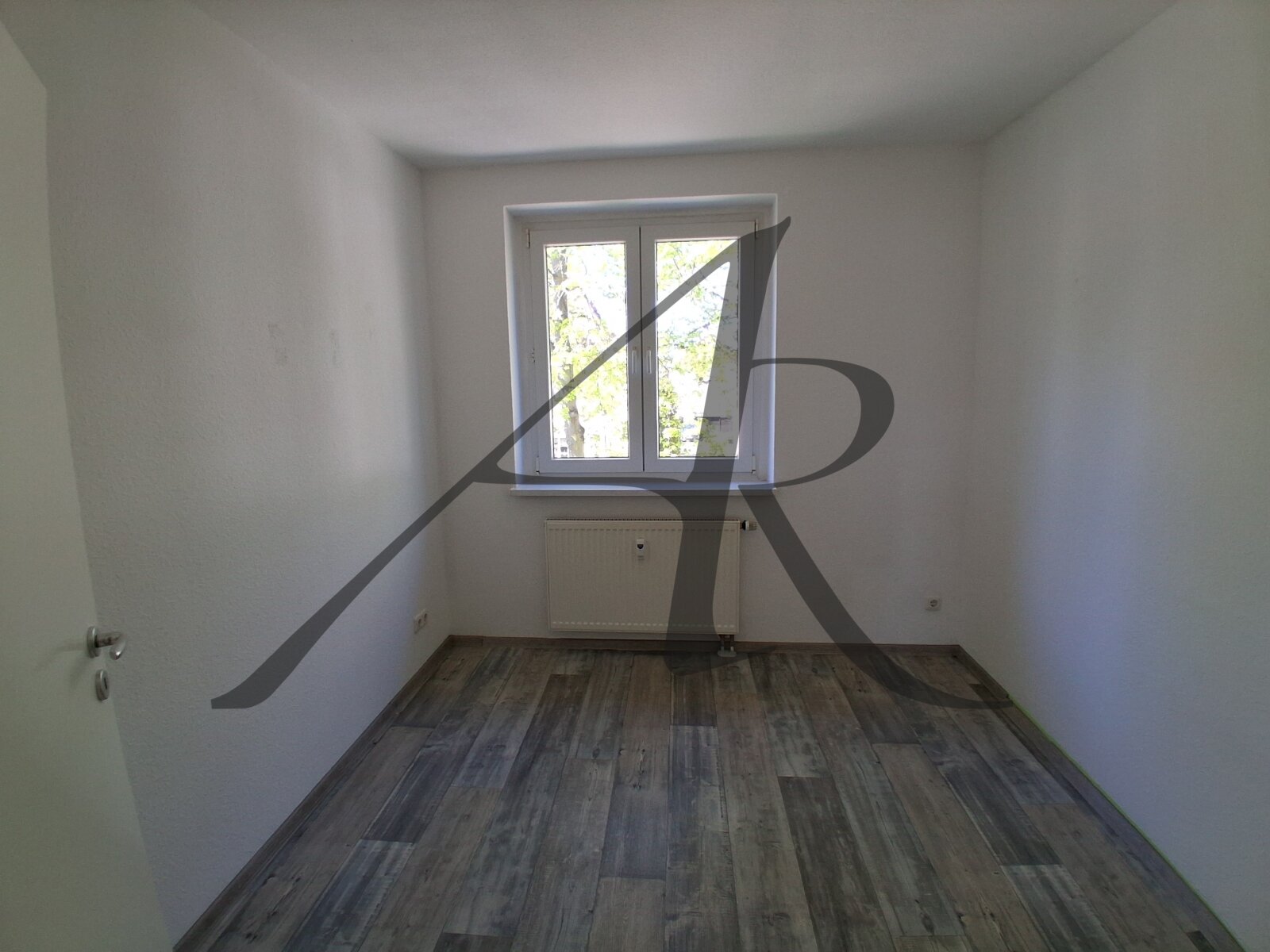 schicke 3-Zimmer-Wohnung im Villenviertel mit Balkon