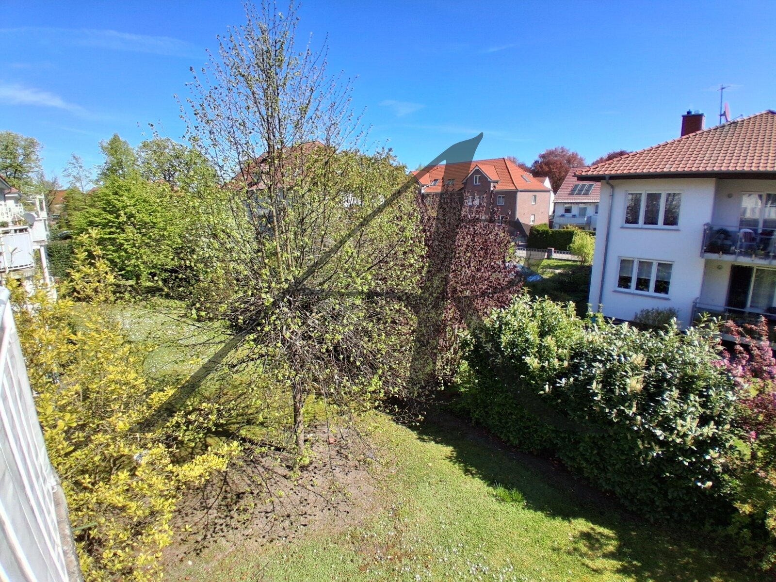 schicke 3-Zimmer-Wohnung im Villenviertel mit Balkon