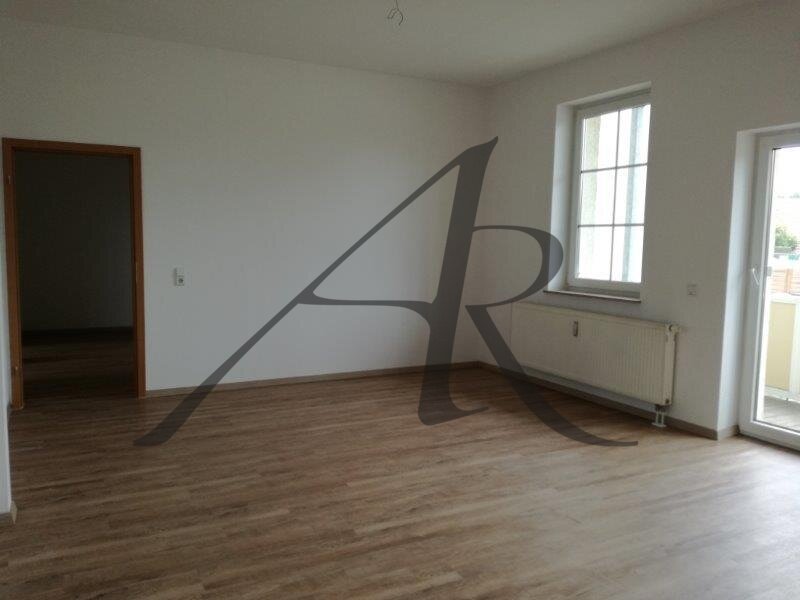 Großzügige 3-Zimmer-Wohnung mit Balkon, Einbauküche und Stellplatz