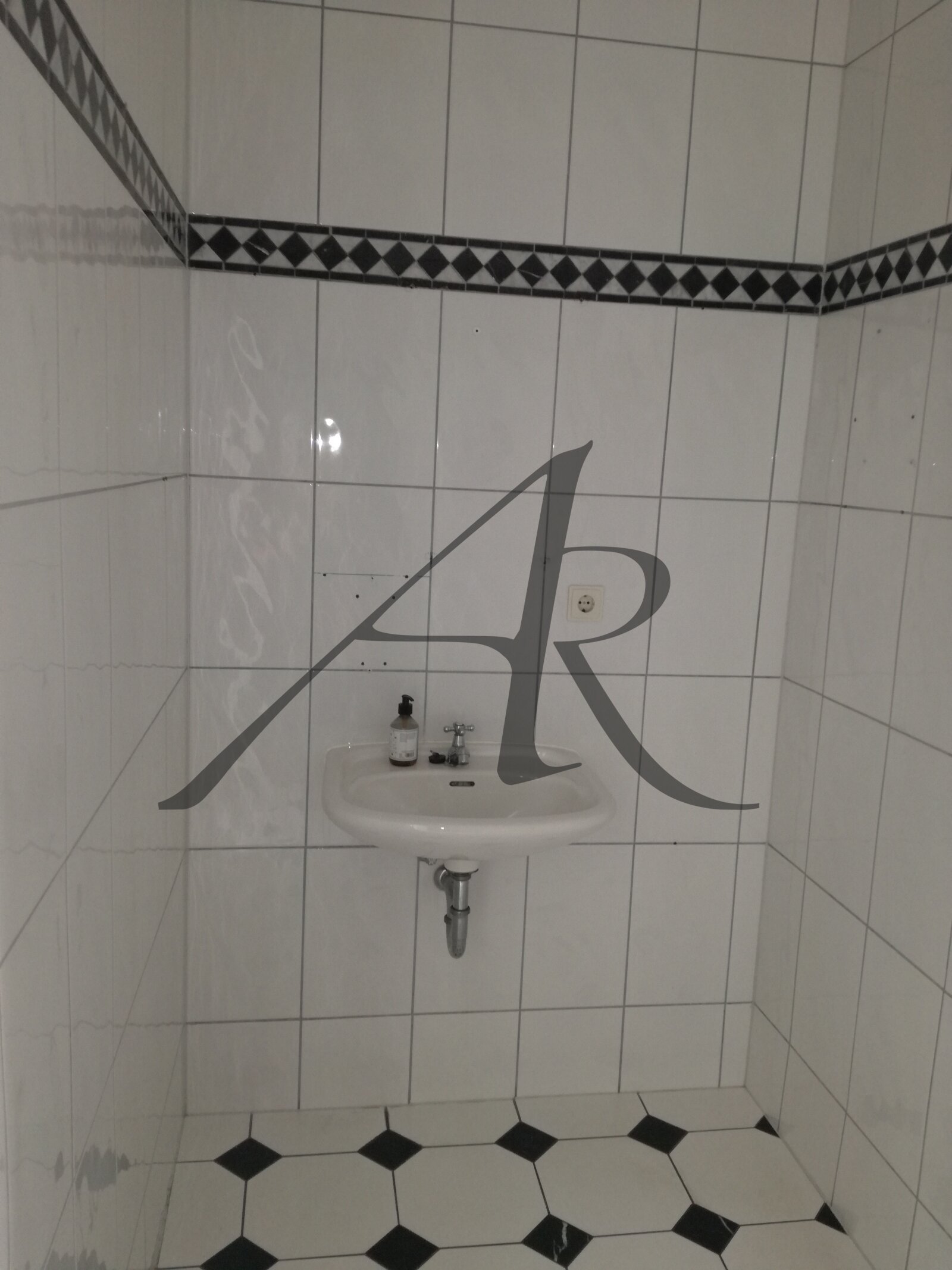 tolle Gewerbeeinheit sucht neuen Mieter - Büro/Praxis oder Restaurant/Gaststätte oder oder oder ...