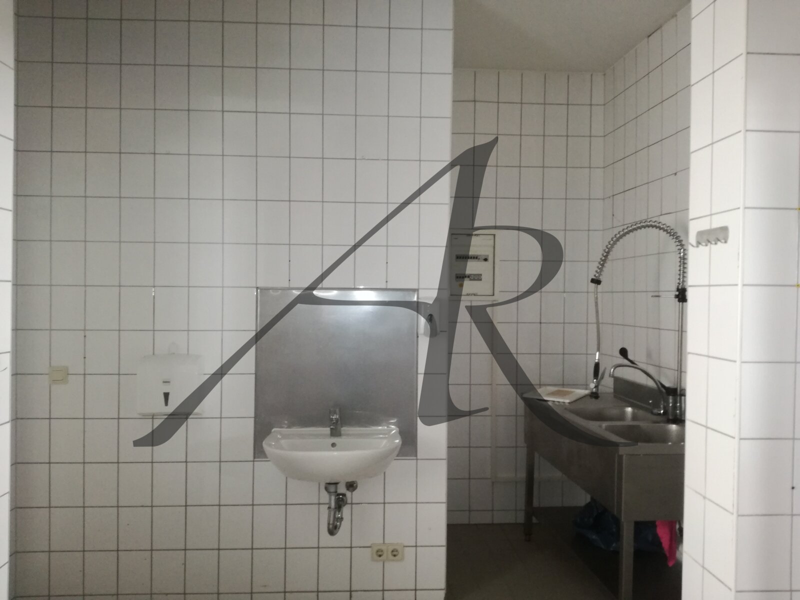 tolle Gewerbeeinheit sucht neuen Mieter - Büro/Praxis oder Restaurant/Gaststätte oder oder oder ...