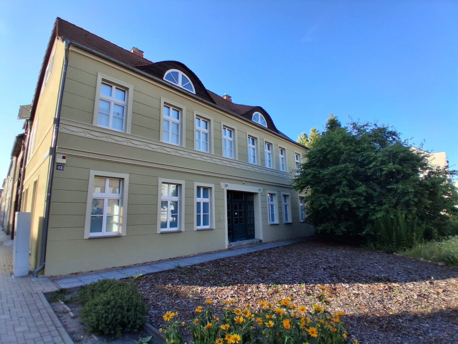 Wohn- und Geschäftshaus zwischen Innenstadt und Bahnhof - exponierte Lage, 5 Einheiten