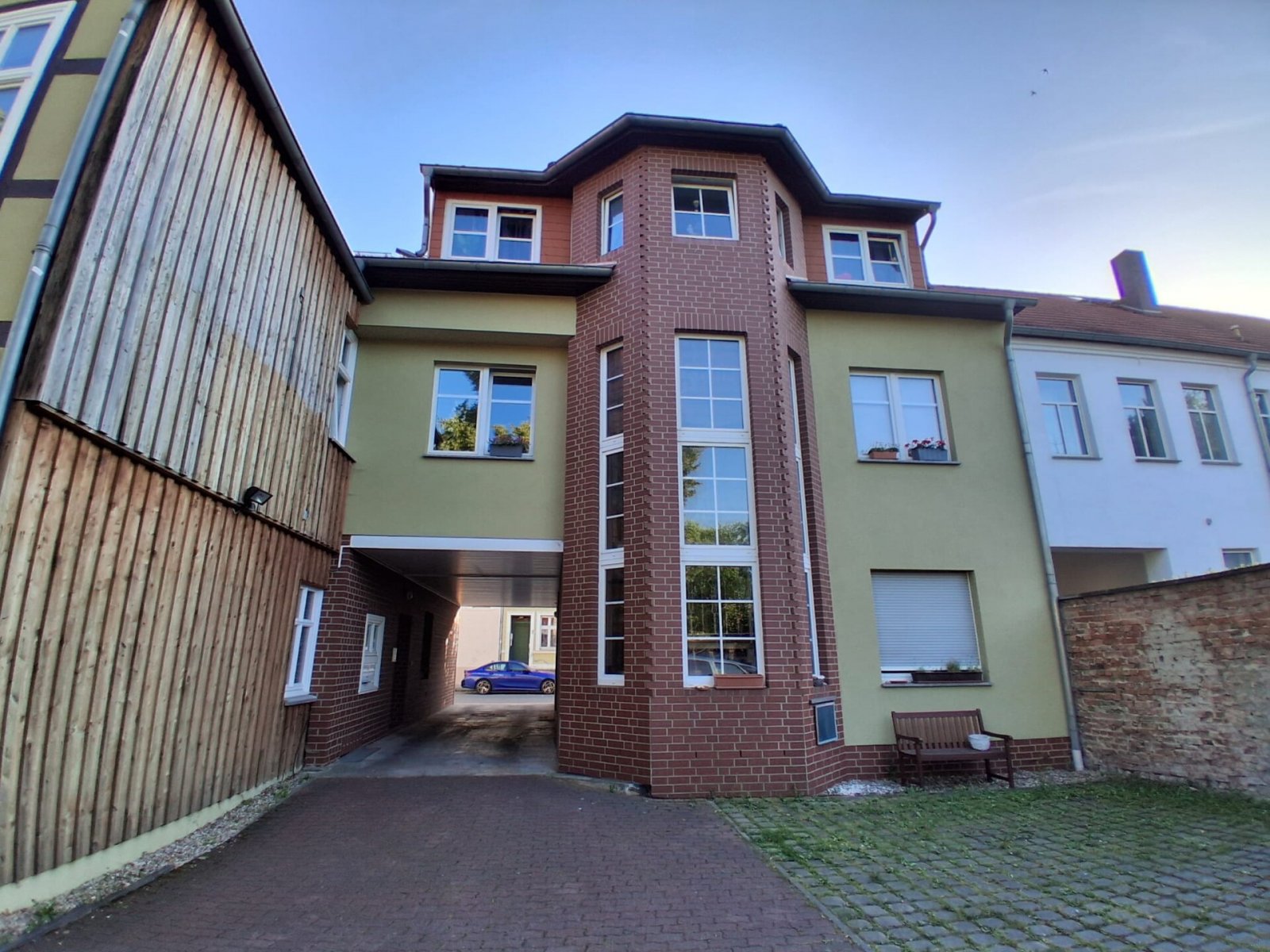 Wohn- und Geschäftshaus zwischen Innenstadt und Bahnhof - exponierte Lage, 5 Einheiten