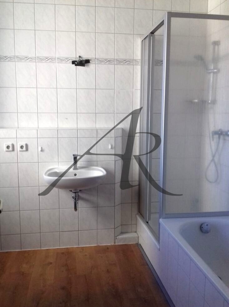 Moderne 3-Zimmer Wohnung mit Balkon - ein sehr gepflegtes Haus