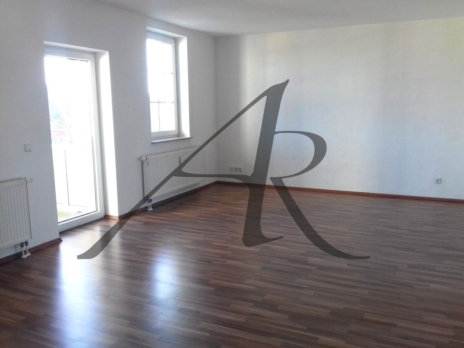Moderne 3-Zimmer Wohnung mit Balkon - ein sehr gepflegtes Haus