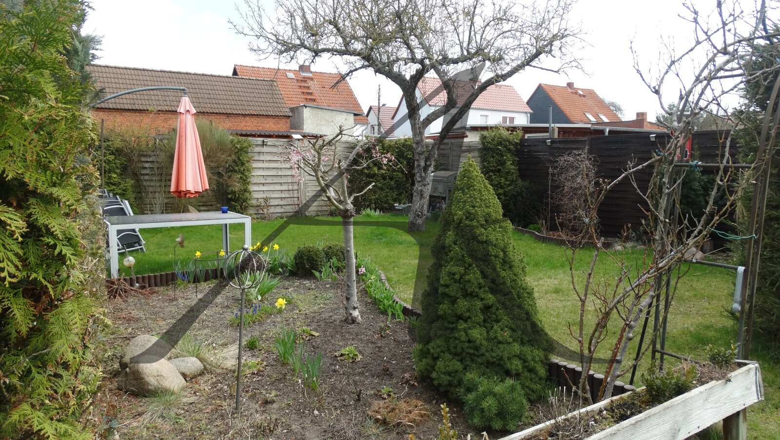 Moderne 3-Zimmer Wohnung mit Balkon - ein sehr gepflegtes Haus