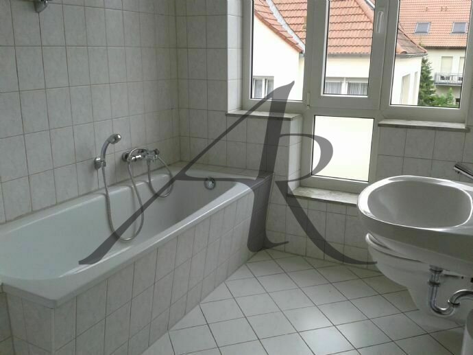 Schicke 3-Zimmer-Wohnung mit Balkon im Villenviertel
