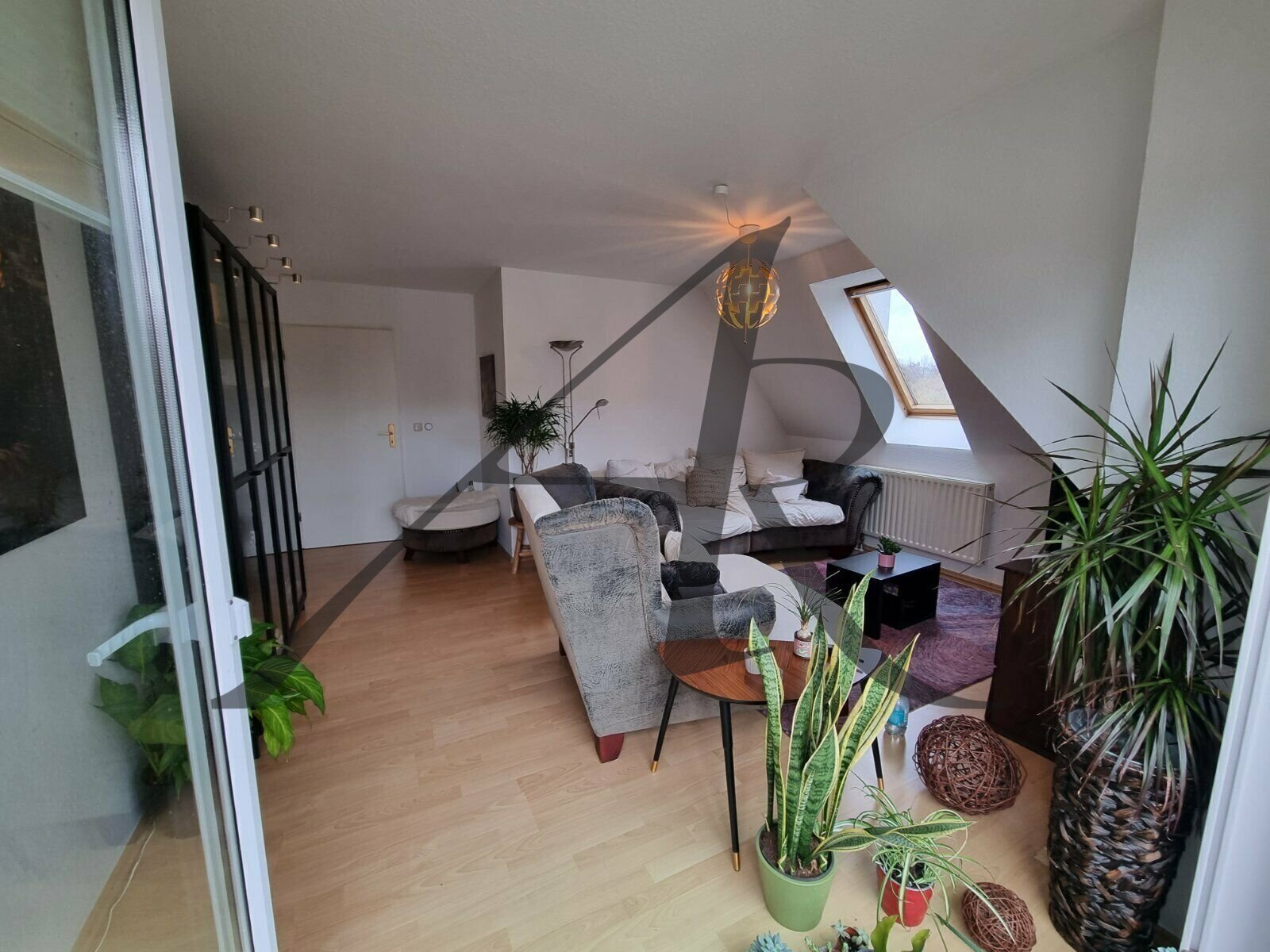 Schicke 3-Zimmer-Wohnung mit Balkon im Villenviertel