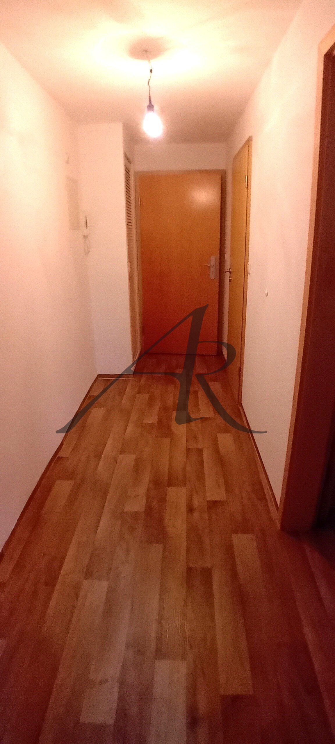 kleine 2-Zimmer-Altbau-Wohnung in direkter Innenstadtlage