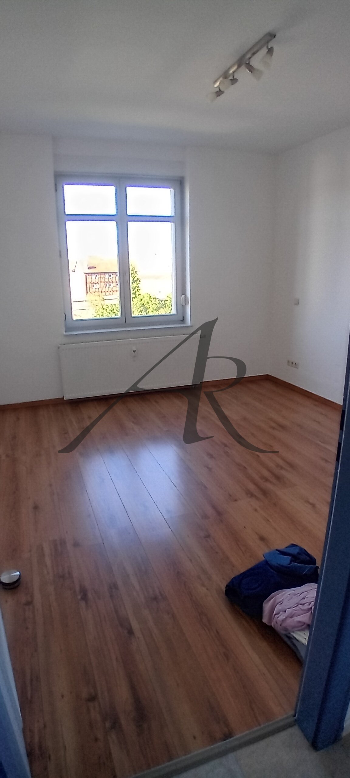 schicke helle 3-Zimmer-Wohnung mit Balkon und Einbauküche