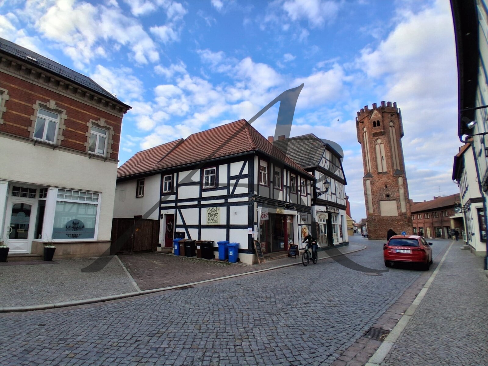 Einfamilienhaus mit Ladengeschäft in der schönen Hafenstadt Tangermünde an der Elbe - Innenstadt