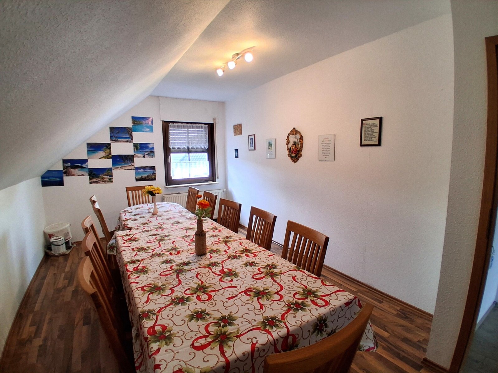 Perfekt für die große Familie! Einliegerwohnung, Garten sowie 2 Garagen vorhanden!