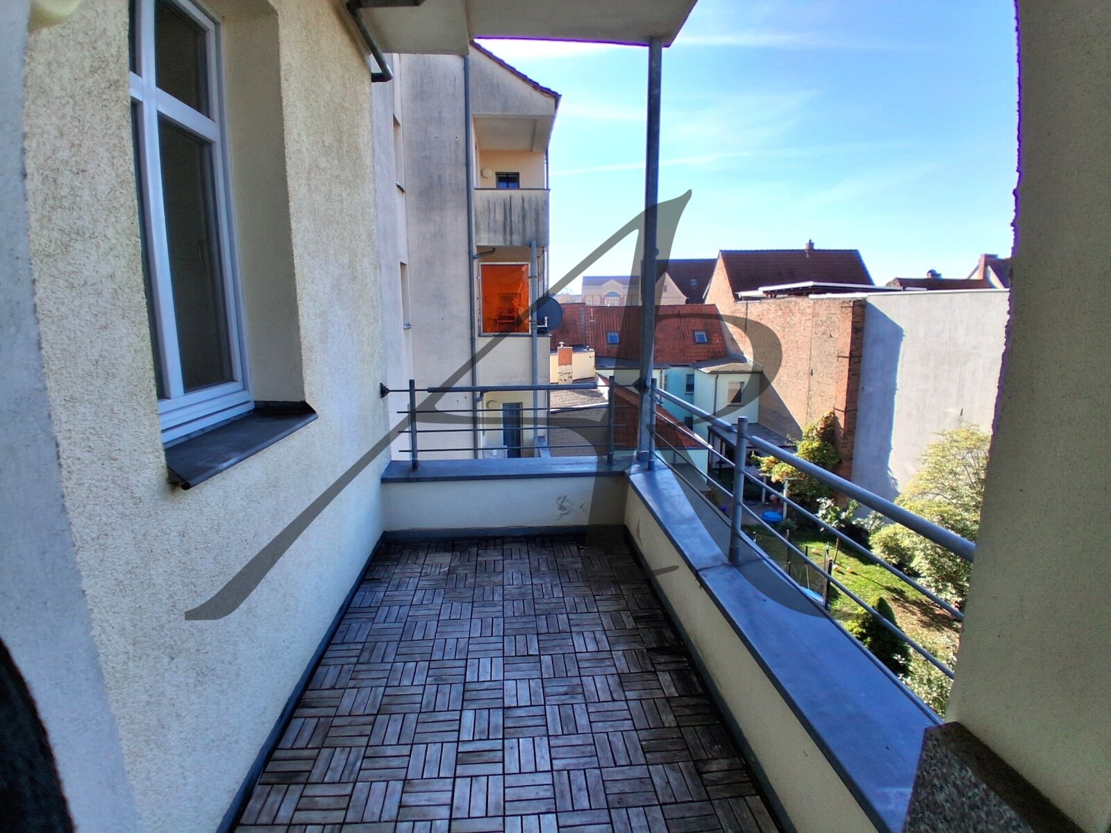 schicke helle 3-Zimmer-Wohnung mit Balkon und Einbauküche