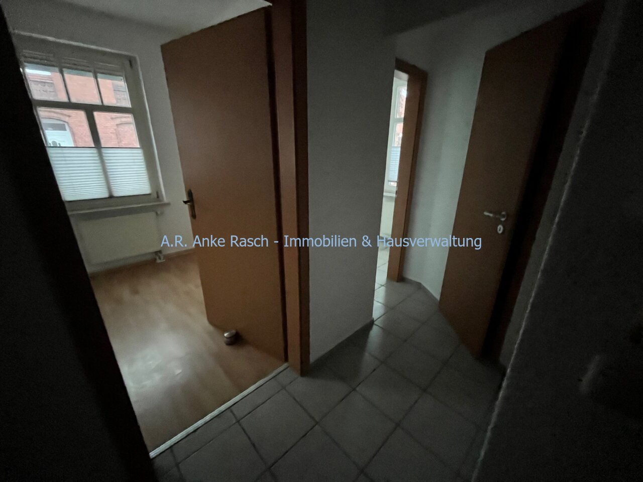 kleine 2-Zimmer-Wohnung im Erdgeschoss - zentrumsnah