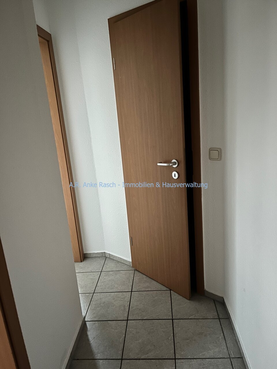 kleine 2-Zimmer-Wohnung im Erdgeschoss - zentrumsnah