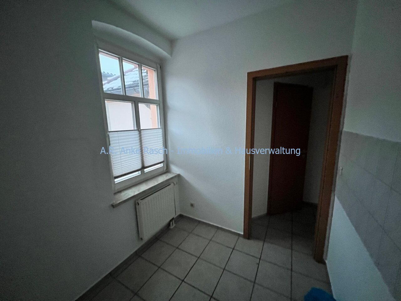kleine 2-Zimmer-Wohnung im Erdgeschoss - zentrumsnah