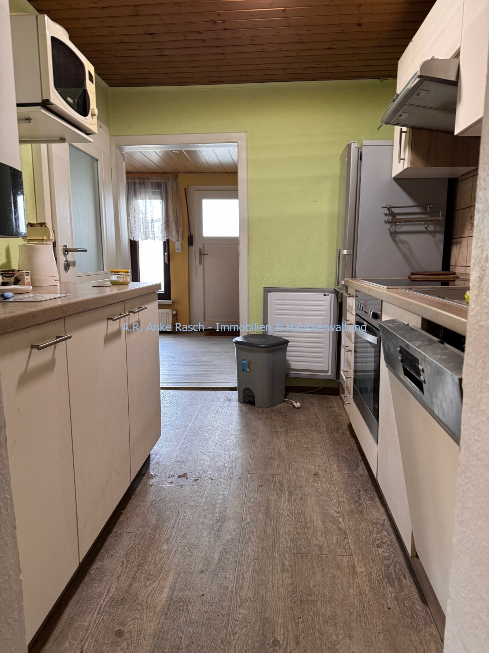 Monteurwohnung oder Ferienwohnung in der idyllischen Hafenstadt Tangermünde, Auffahrt vorhanden
