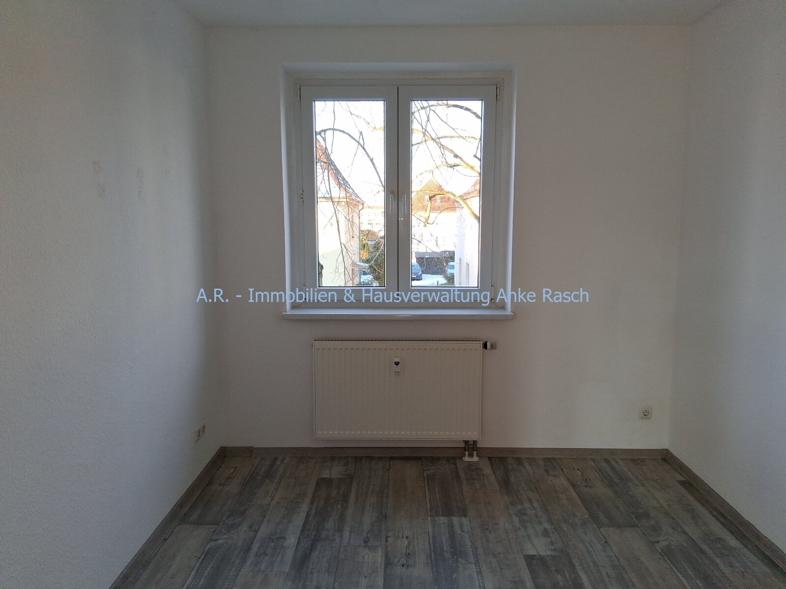 schicke 3-Zimmer-Wohnung im Villenviertel mit Balkon