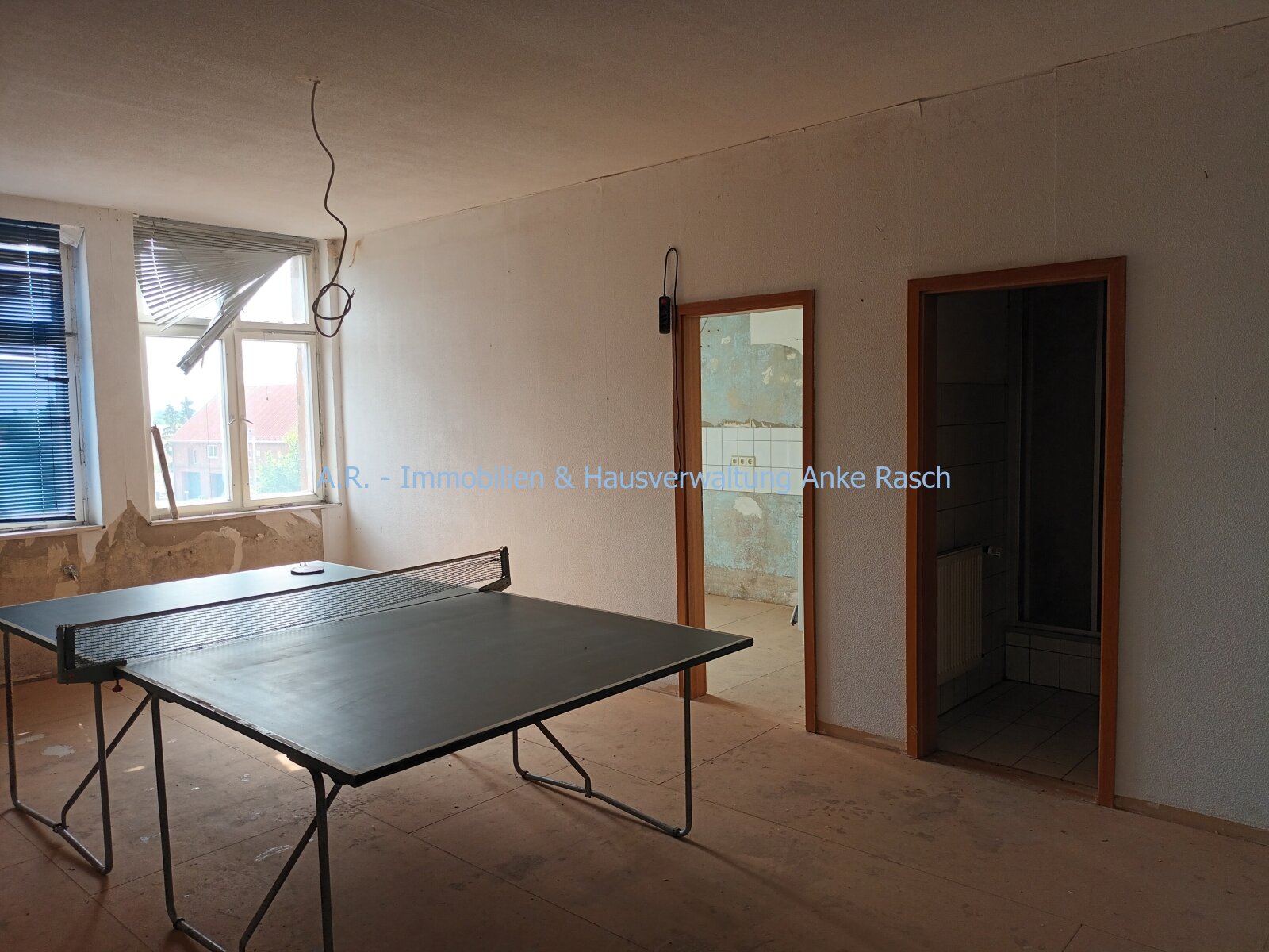 OG, Wohnung 1 zur Straße - Wohnzimmer