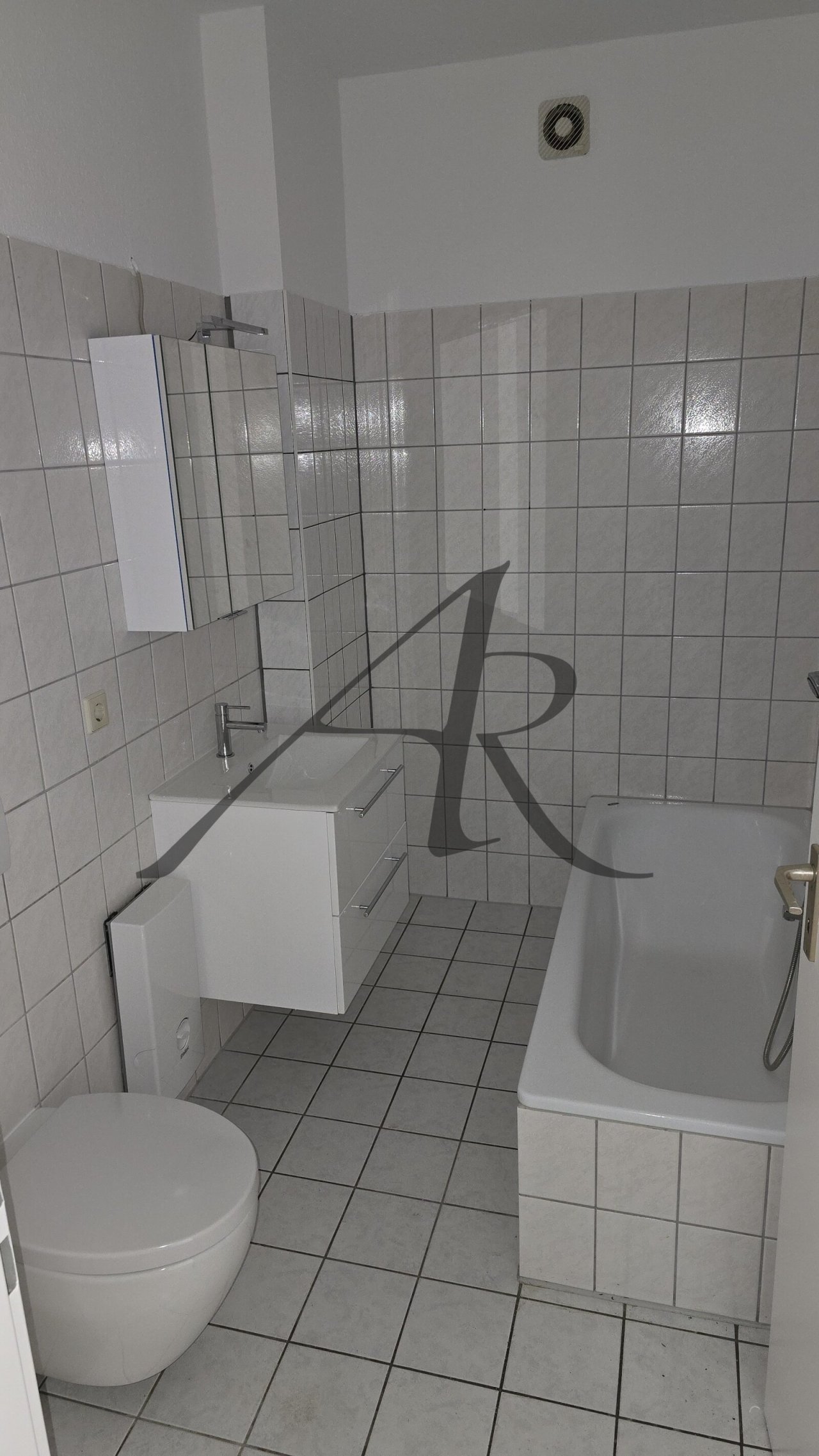 Bad mit Badewanne