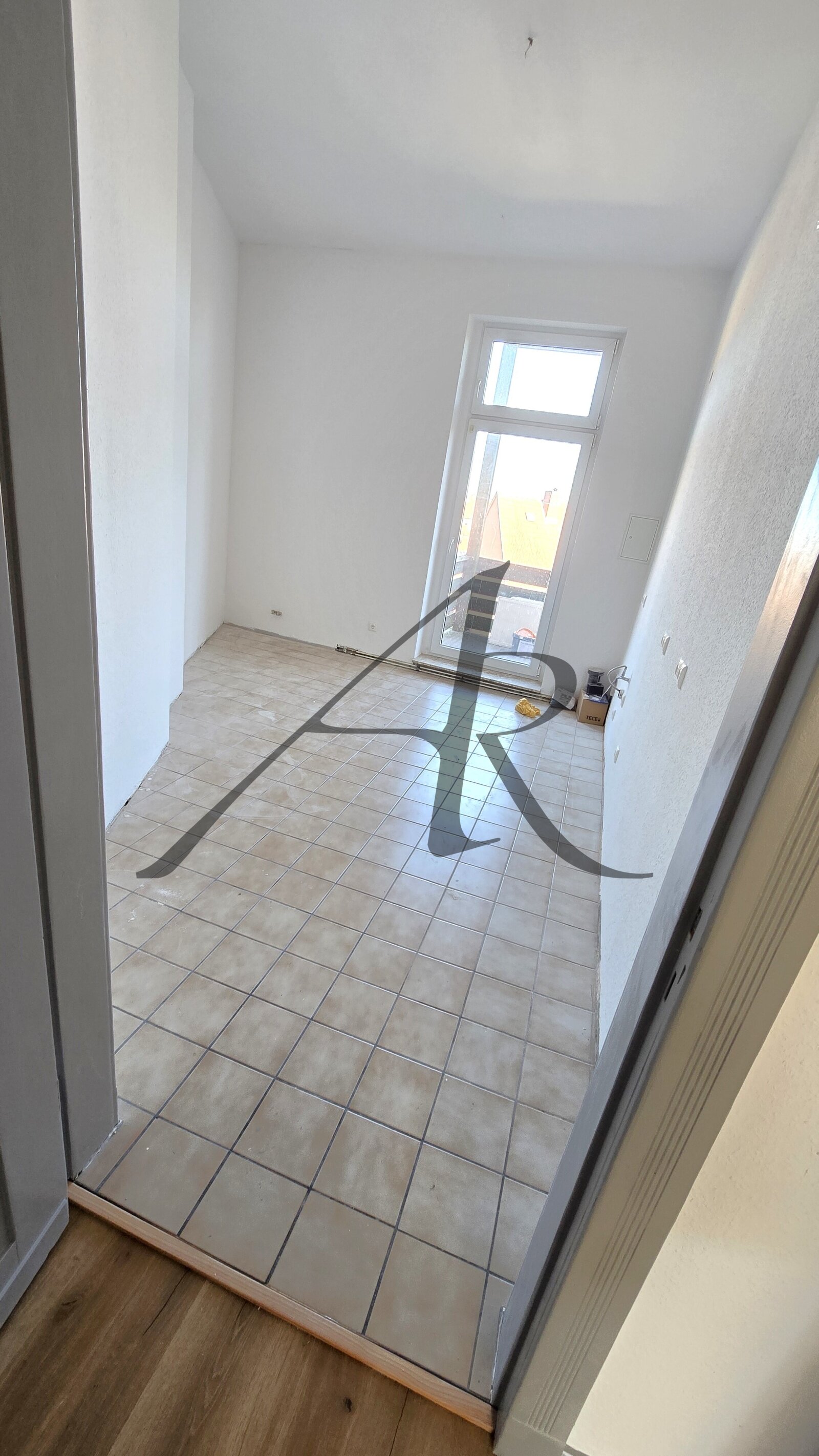 Küche mit Zugang zum Balkon Küche mit Zugang zum Balkon