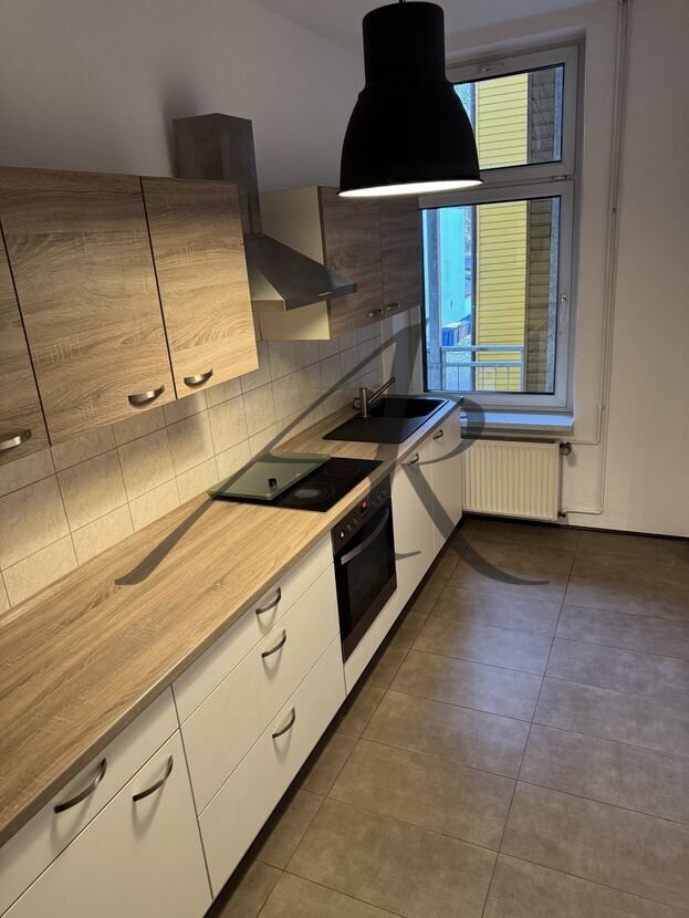 Stendal: 4-Zimmer-Altbauwohnung im Stadtzentrum, mit Balkon und Einbauküche 