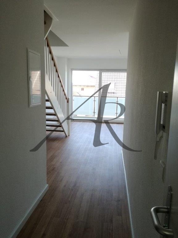 Stendal: schicke 3-Zimmer-Maisonette-Wohnung mit 2 Balkonen und 2 Bädern 